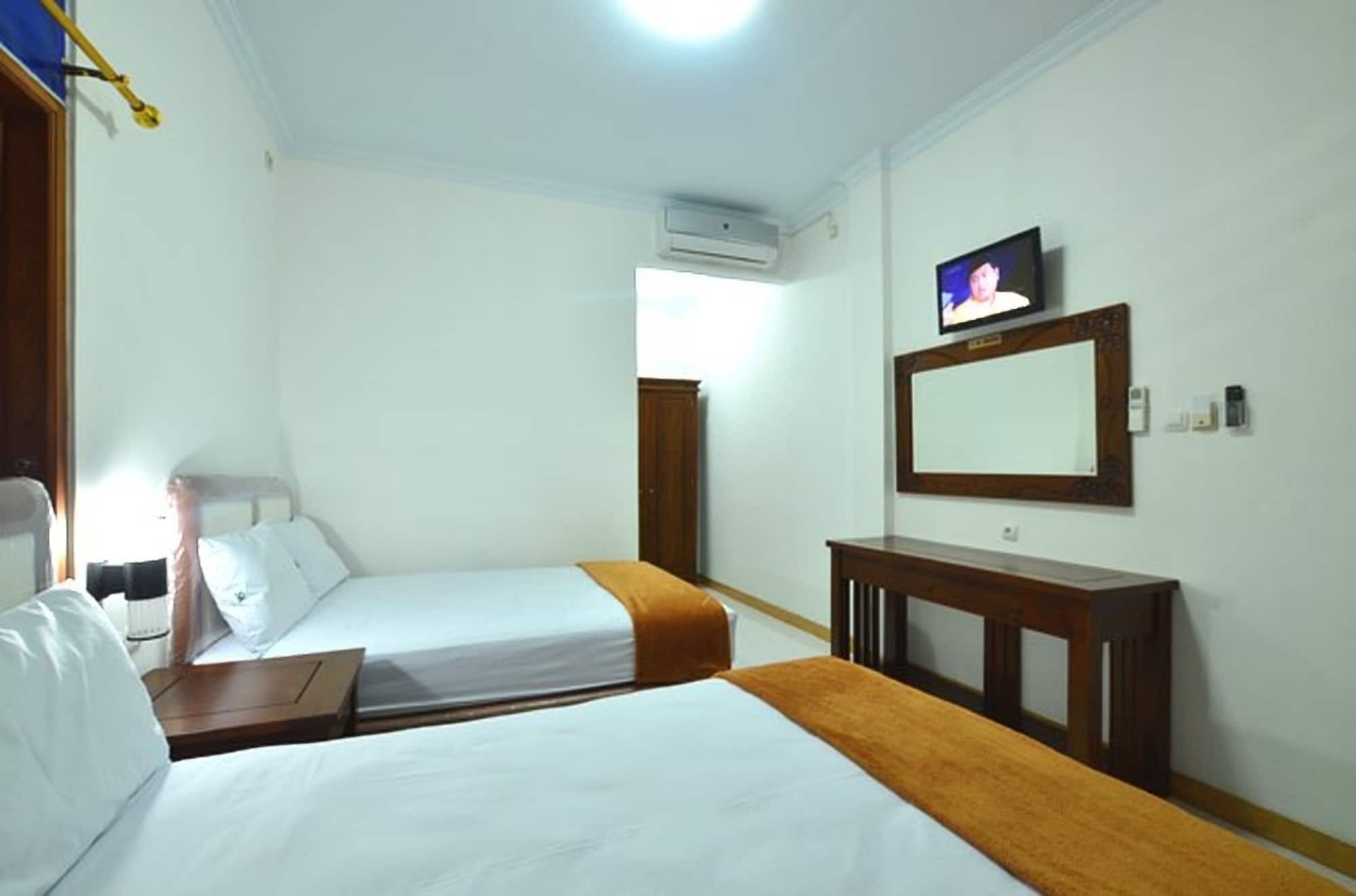 Hotel Bukit Uhud Yogyakarta Eksteriør billede