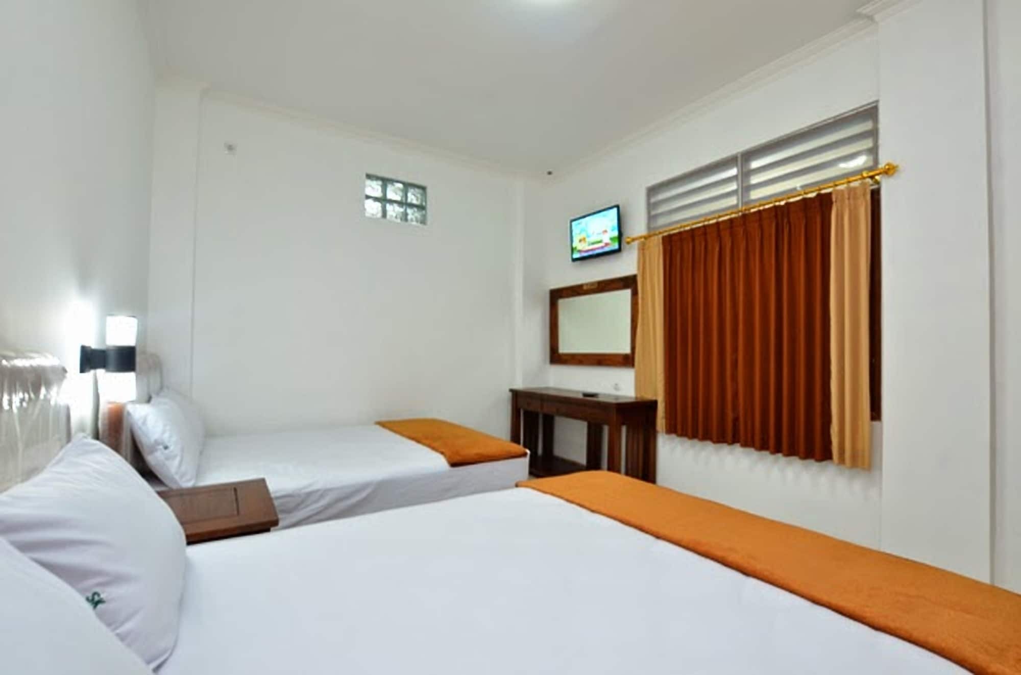 Hotel Bukit Uhud Yogyakarta Eksteriør billede